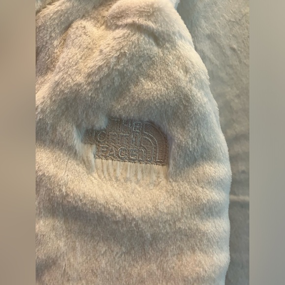 $140 The North Face Mossbud Reversible White Vest. Like new condition. Size XL. - Picture 11 of 13